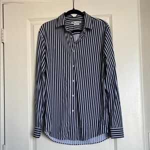 Zara Men's Navy and White Striped Shirt